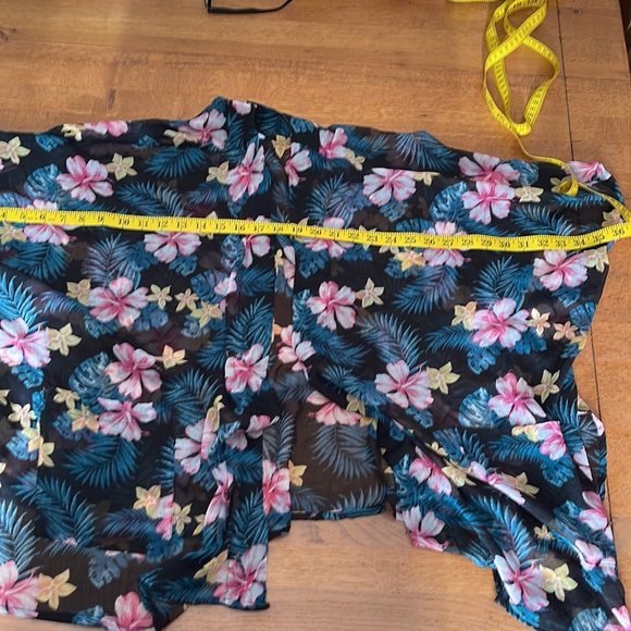 M / L Floral Komono - Picture 4 of 4